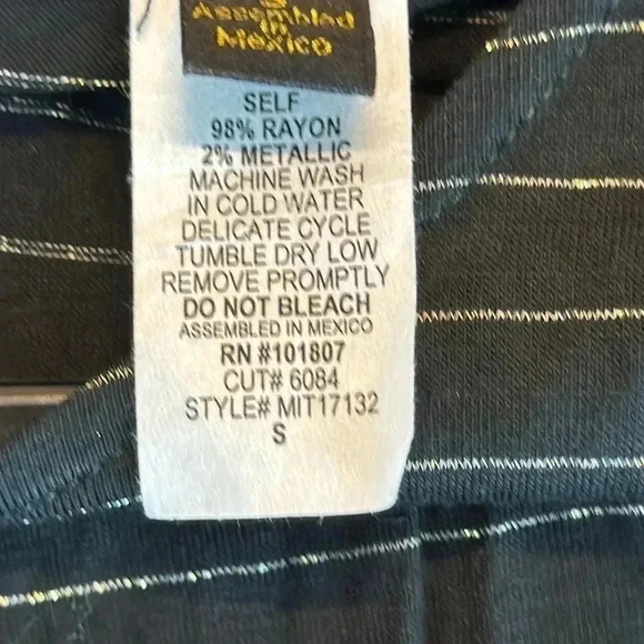 Espresso Black Ruched Sleeve Keyhole Closure Top Size S NWOT - Picture 8 of 8